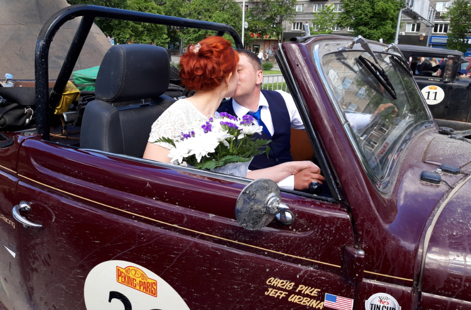Novosibirsk Newlyweds in the Ford